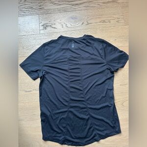 Under Armour T-shirt - Medium